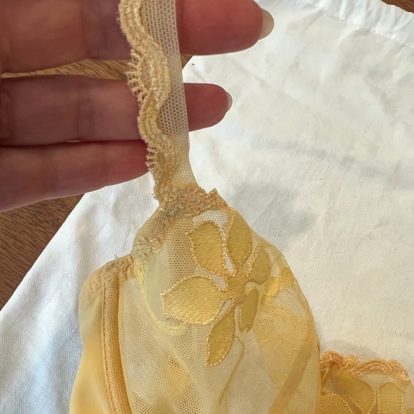 Simone Perele Yellow Lace Unerwire Bra 32D - Picture 9 of 9